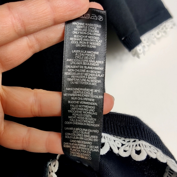 Adrianna Papell Black Knit Sweater Blouse White Scalloped Lace Trim - Picture 10 of 12